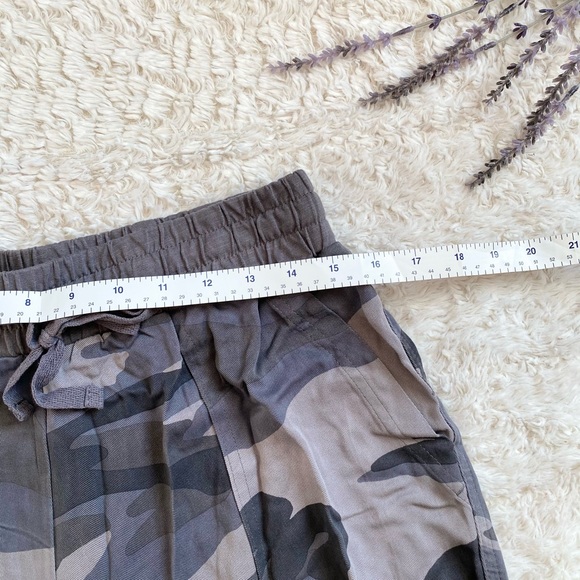 Splendid Camo gray and green full length soft comfortable Joggers - Picture 2 of 5